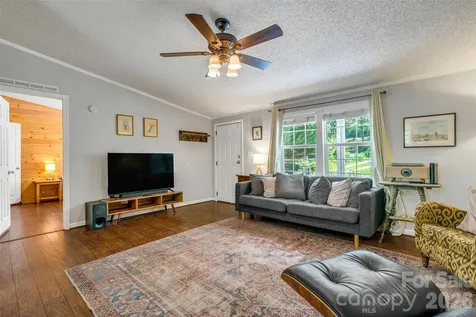 435 Mcminn Road Hendersonville NC 28792