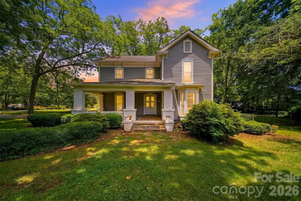 902 N Ashe Avenue Newton NC 28658