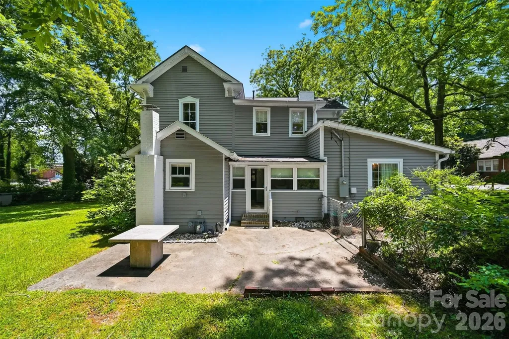 902 N Ashe Avenue Newton NC 28658