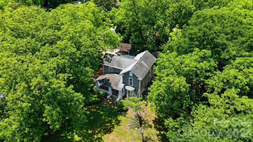 902 N Ashe Avenue Newton NC 28658