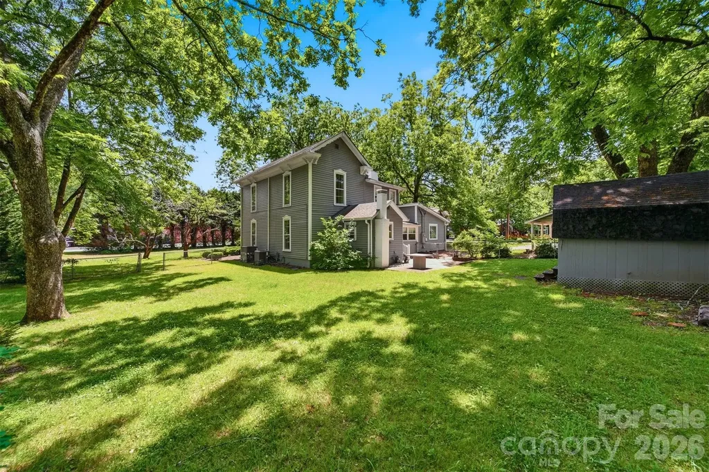 902 N Ashe Avenue Newton NC 28658