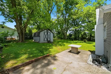 902 N Ashe Avenue Newton NC 28658