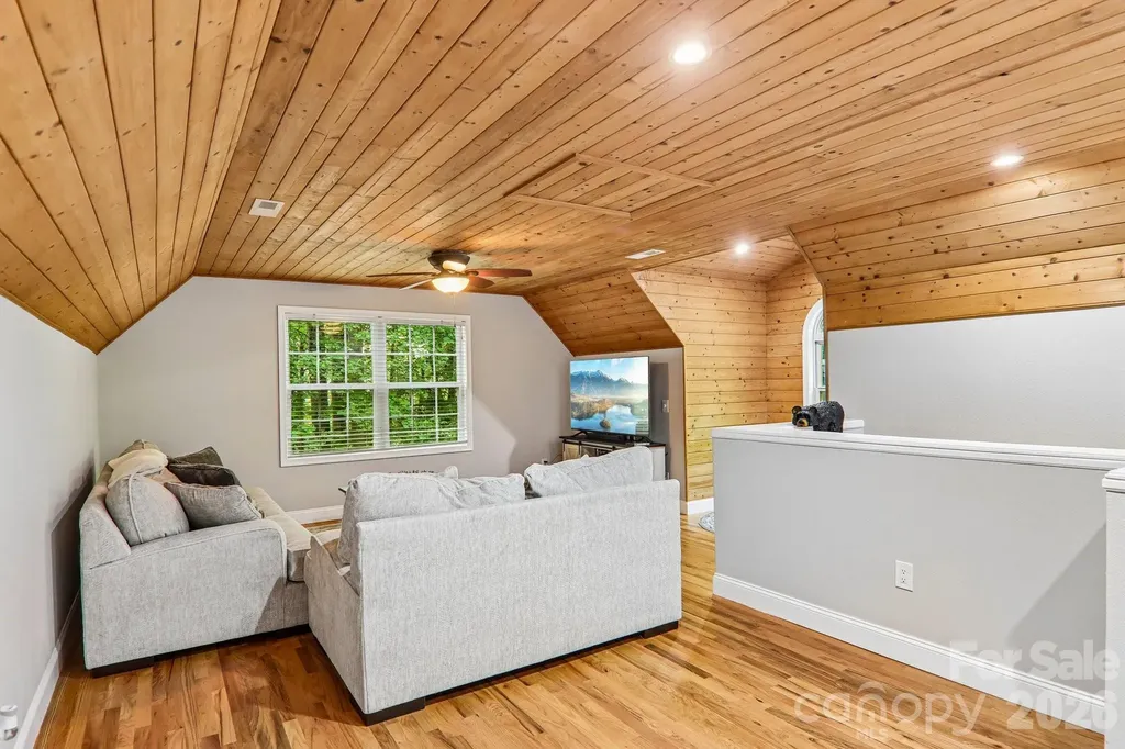 1264 Dogwood Drive Maggie Valley NC 28751