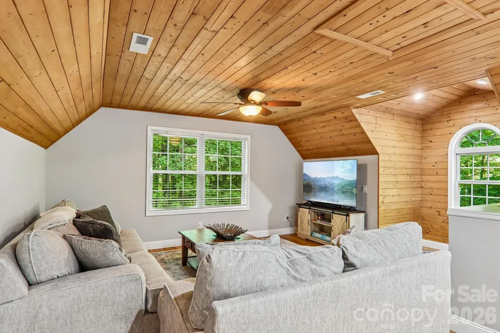 1264 Dogwood Drive Maggie Valley NC 28751