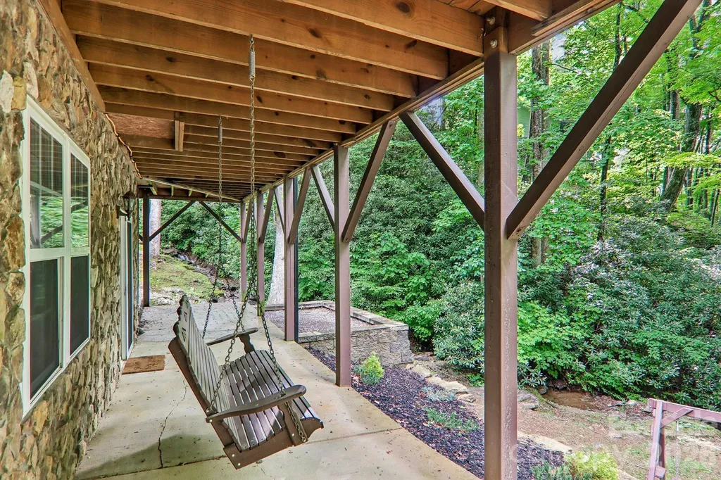 1264 Dogwood Drive Maggie Valley NC 28751