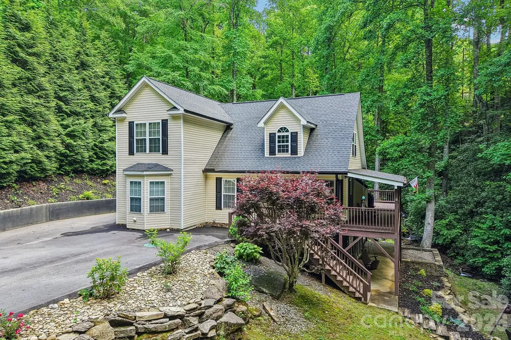 1264 Dogwood Drive Maggie Valley NC 28751