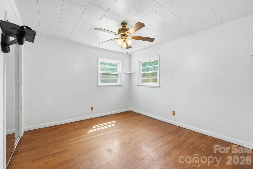 2308 11th Avenue NE Hickory NC 28601