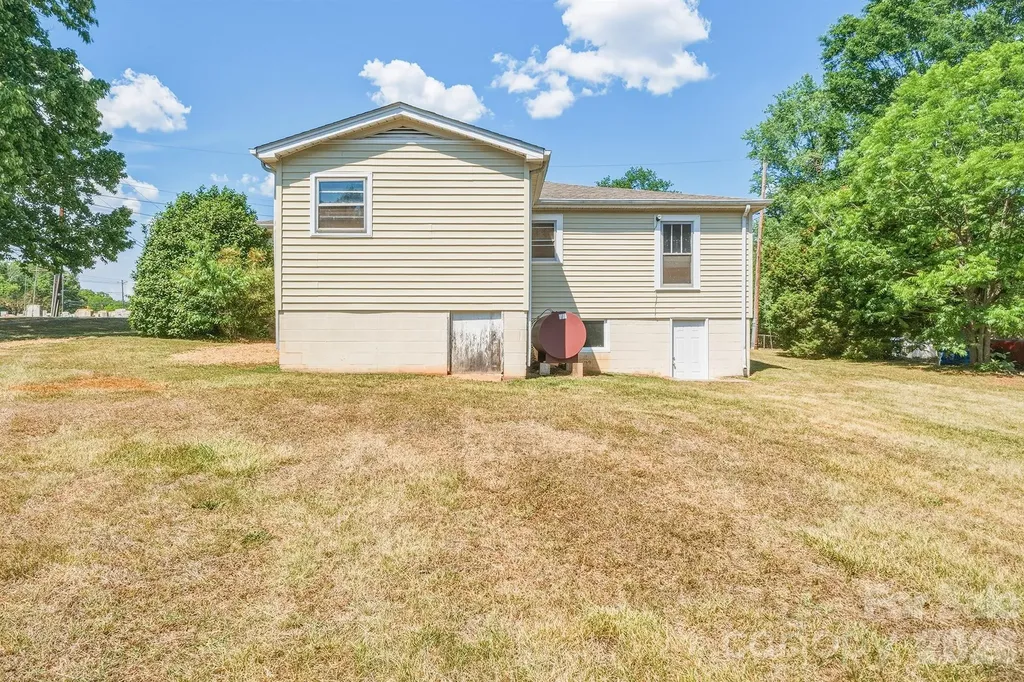 2308 11th Avenue NE Hickory NC 28601