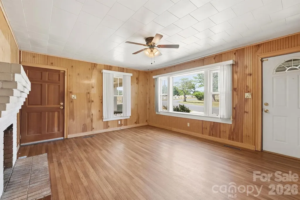 2308 11th Avenue NE Hickory NC 28601