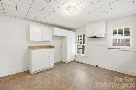 2308 11th Avenue NE Hickory NC 28601