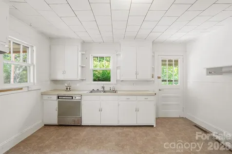 2308 11th Avenue NE Hickory NC 28601
