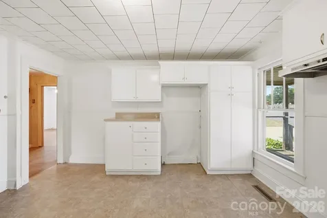 2308 11th Avenue NE Hickory NC 28601