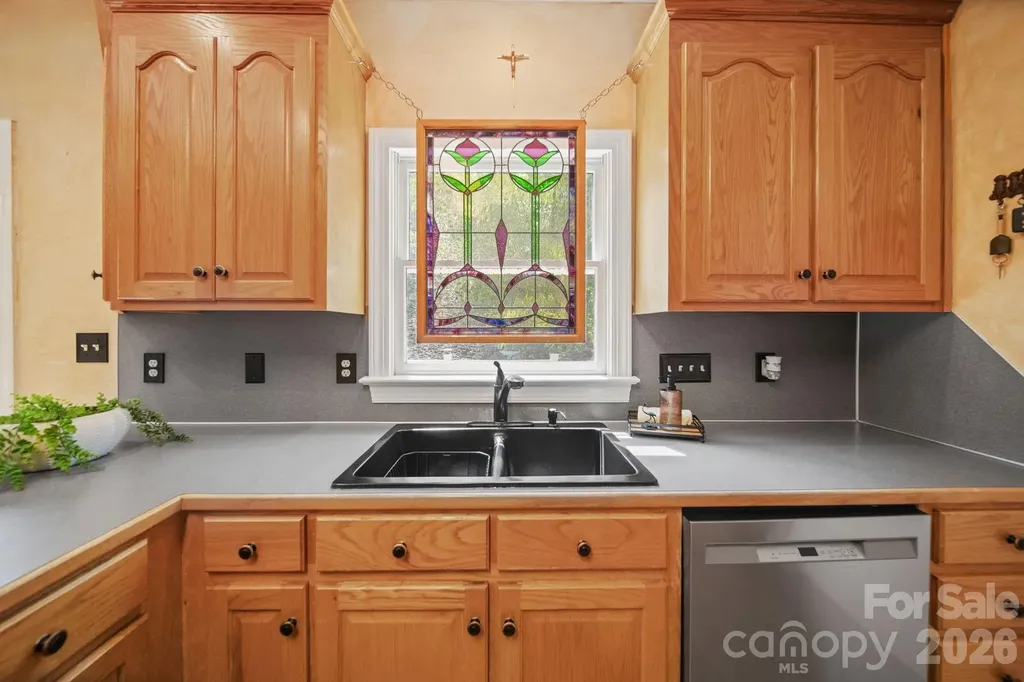 8513 Middleton Circle Harrisburg NC 28075