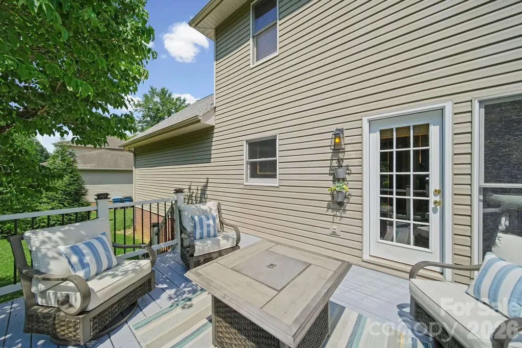 8513 Middleton Circle Harrisburg NC 28075
