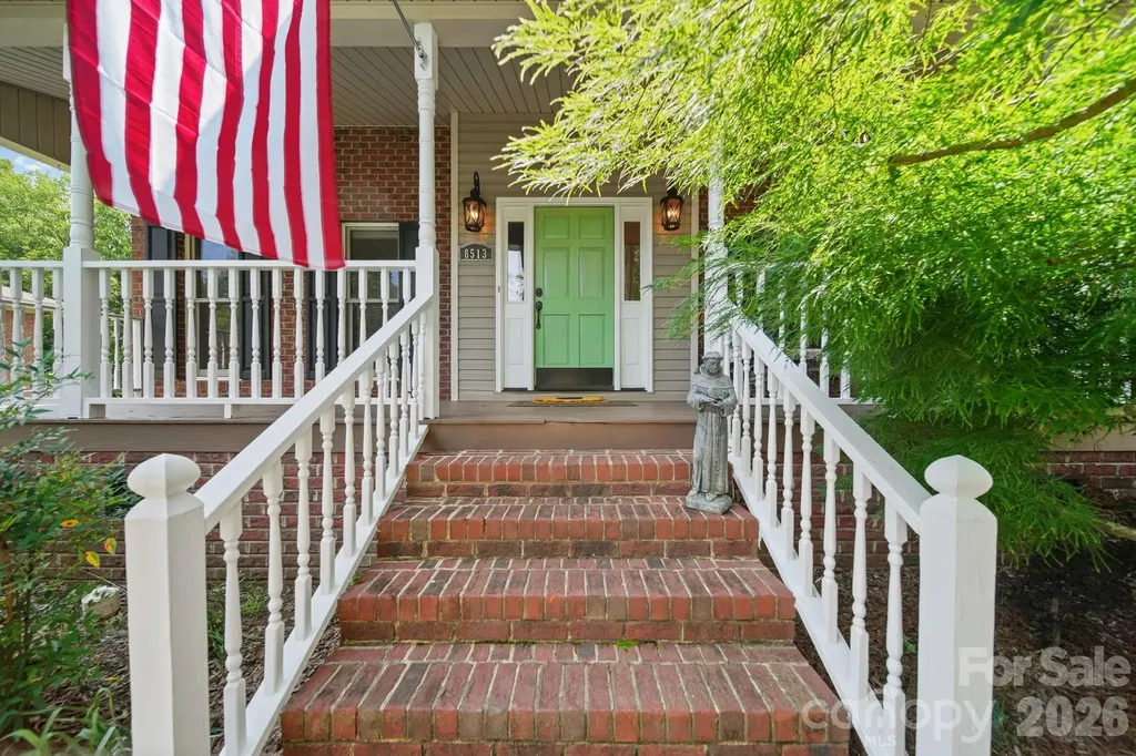 8513 Middleton Circle Harrisburg NC 28075