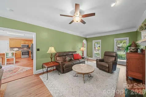 8513 Middleton Circle Harrisburg NC 28075