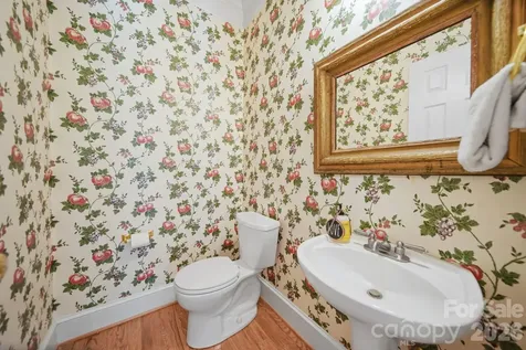 8513 Middleton Circle Harrisburg NC 28075