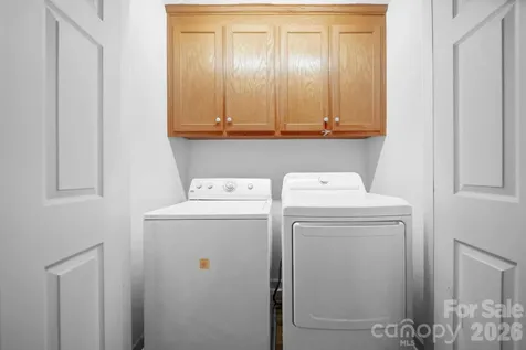 8513 Middleton Circle Harrisburg NC 28075