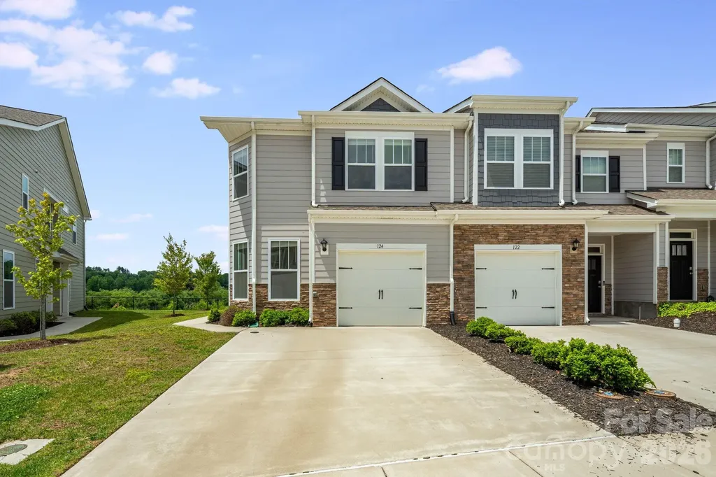 124 Creekview Road Hendersonville NC 28791