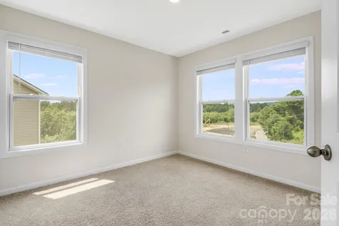 124 Creekview Road Hendersonville NC 28791