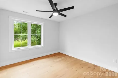8 Wildwood Park Knoll Weaverville NC 28787