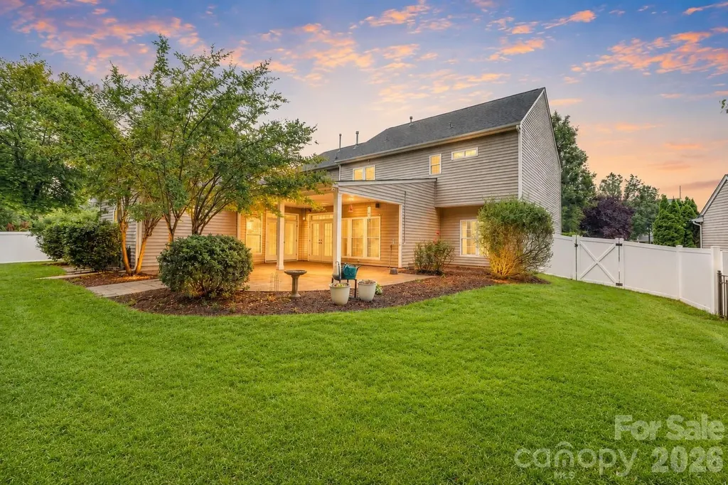 2435 Smith Cove Road Denver NC 28037