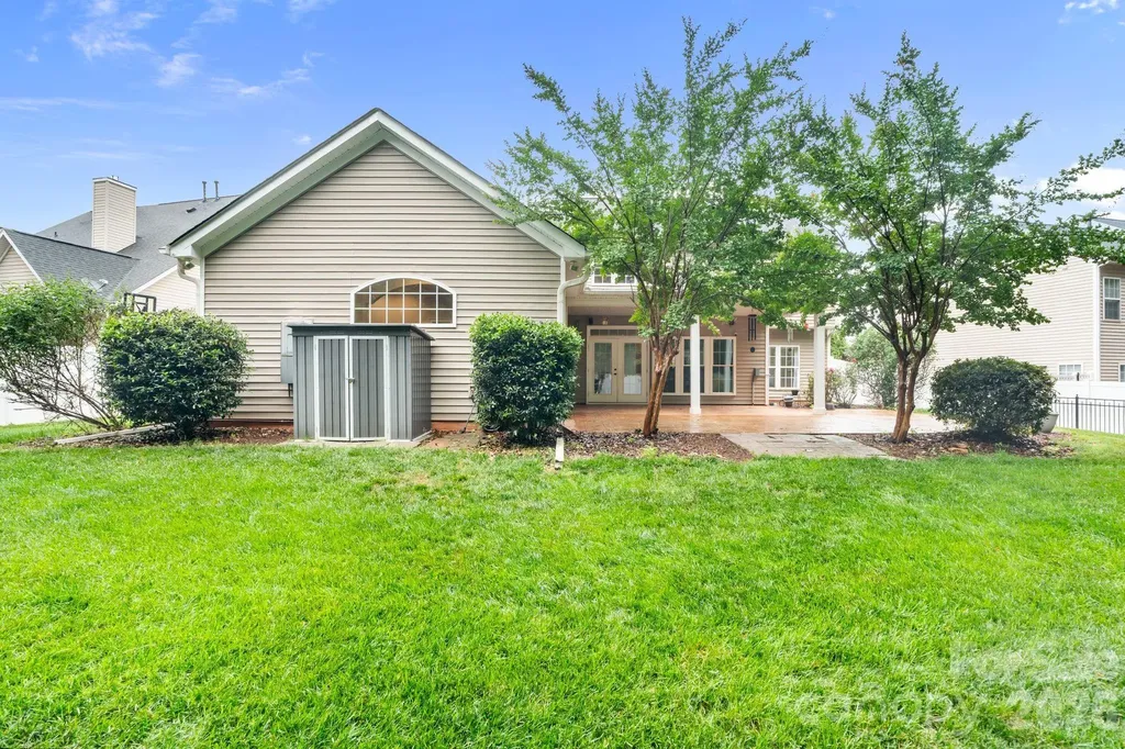 2435 Smith Cove Road Denver NC 28037