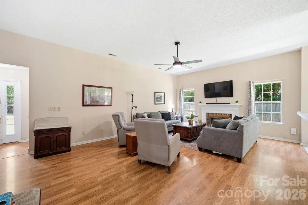 12209 Woodbend Drive Matthews NC 28105