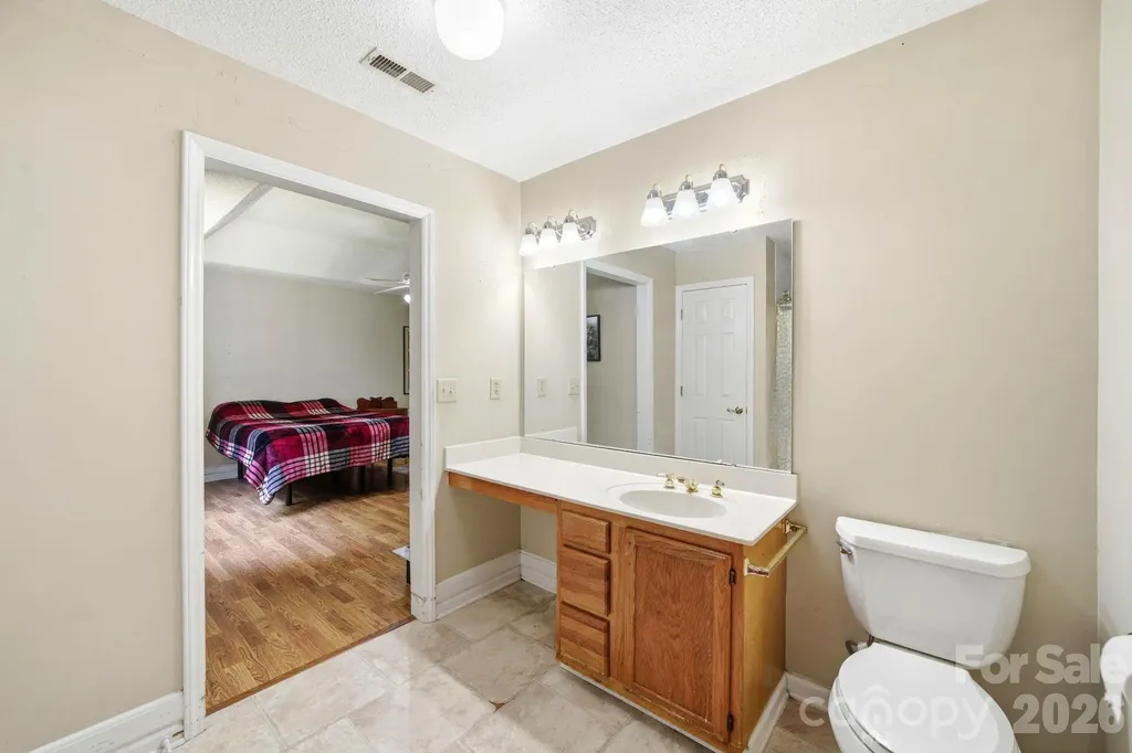12209 Woodbend Drive Matthews NC 28105