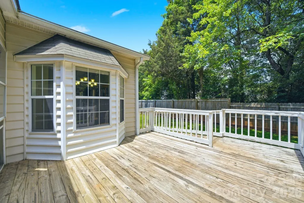 12209 Woodbend Drive Matthews NC 28105