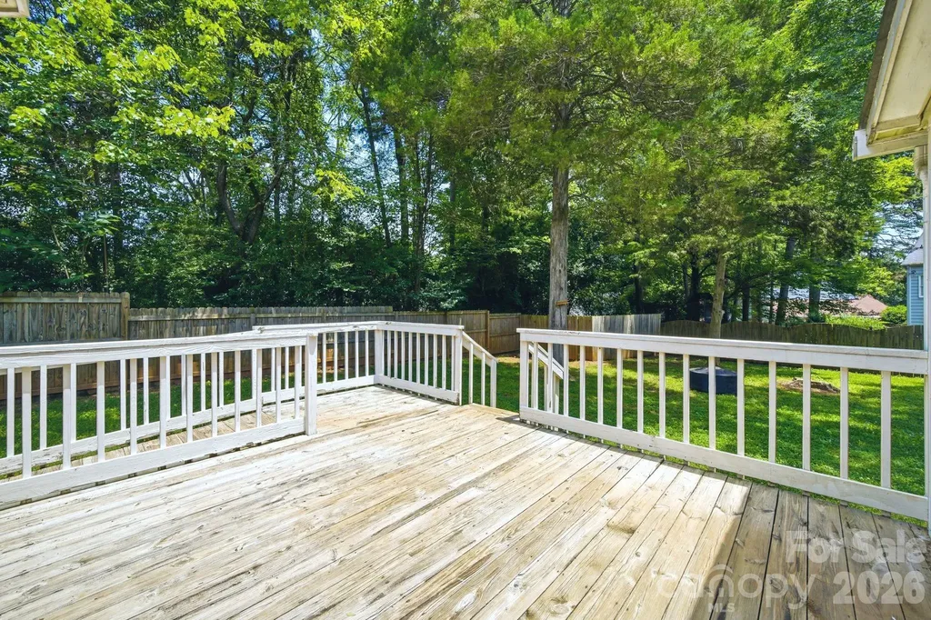12209 Woodbend Drive Matthews NC 28105