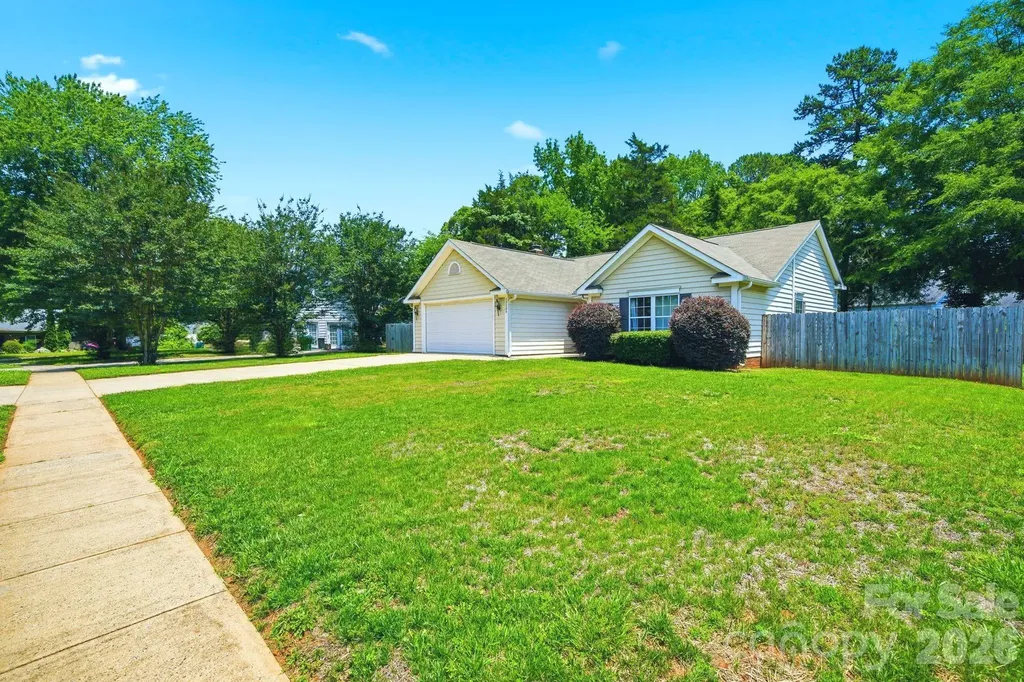 12209 Woodbend Drive Matthews NC 28105