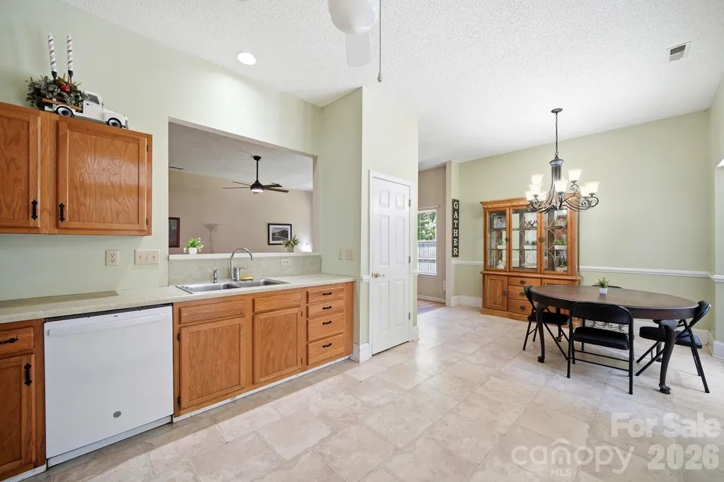 12209 Woodbend Drive Matthews NC 28105