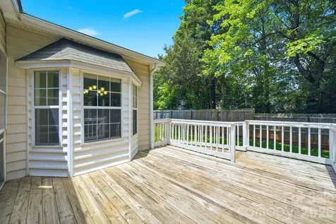 12209 Woodbend Drive Matthews NC 28105