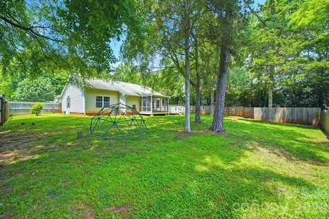 12209 Woodbend Drive Matthews NC 28105