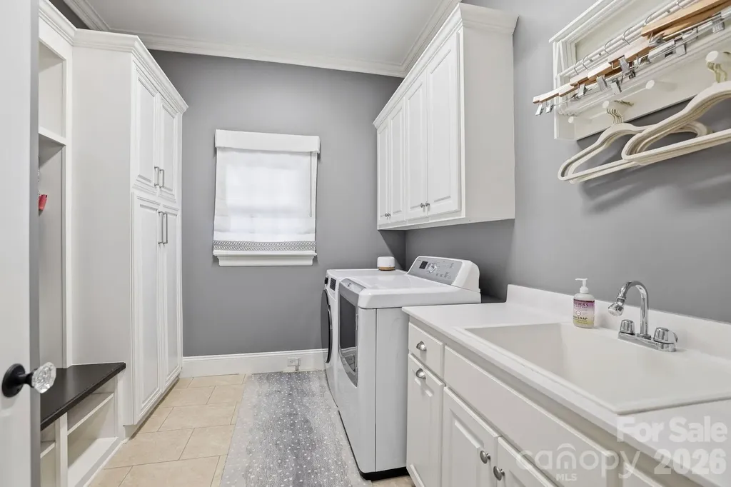 2021 Coniston Place Charlotte NC 28207