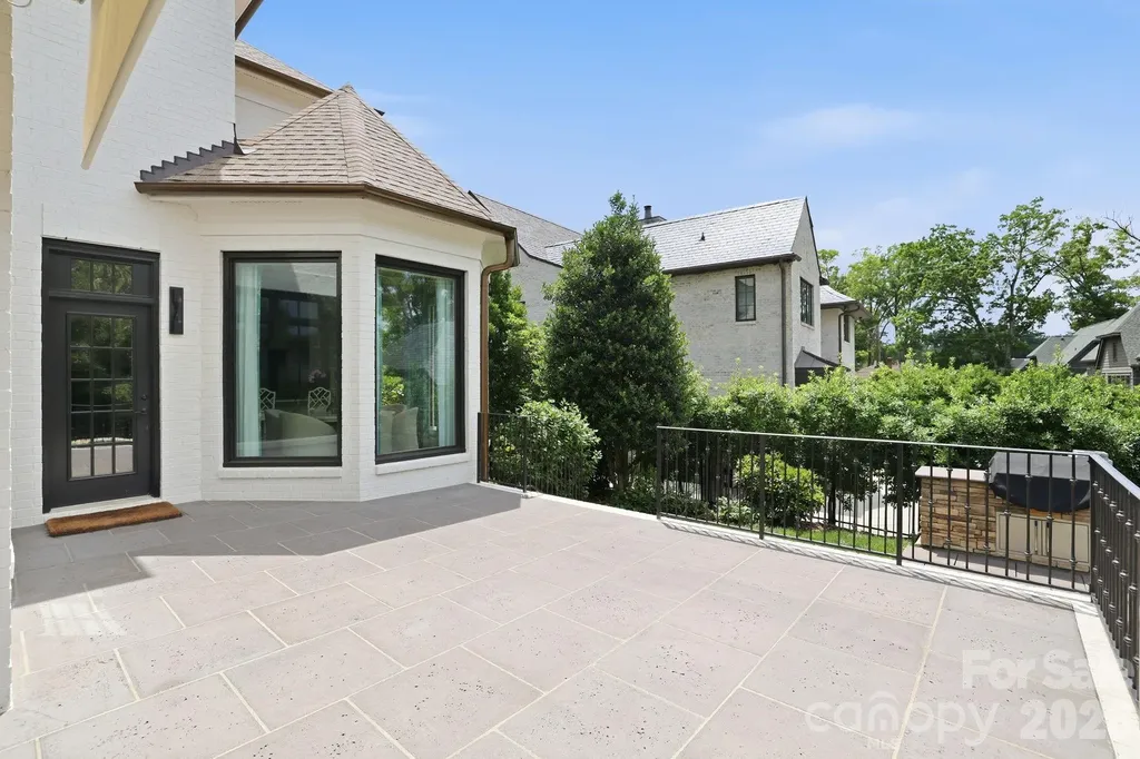 2021 Coniston Place Charlotte NC 28207