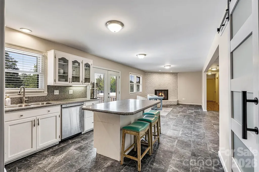 226 28th Avenue Place NE Hickory NC 28601