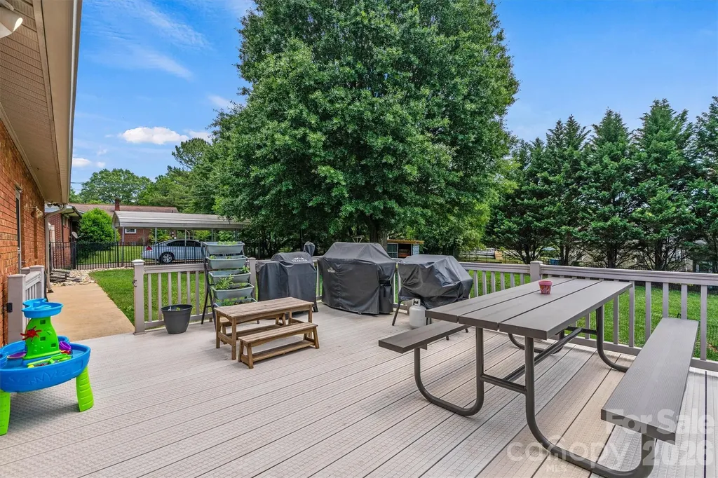 226 28th Avenue Place NE Hickory NC 28601