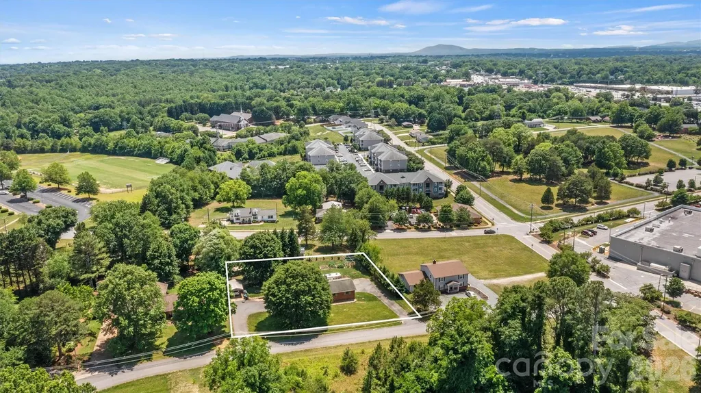 226 28th Avenue Place NE Hickory NC 28601