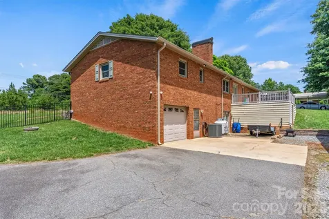 226 28th Avenue Place NE Hickory NC 28601