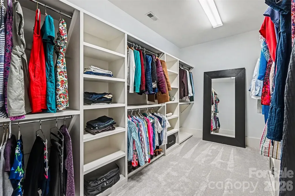 1615 Main Street Charlotte NC 28204