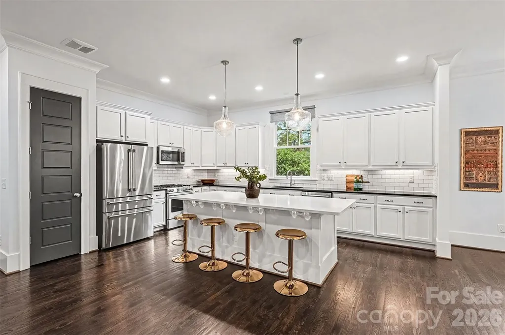1615 Main Street Charlotte NC 28204