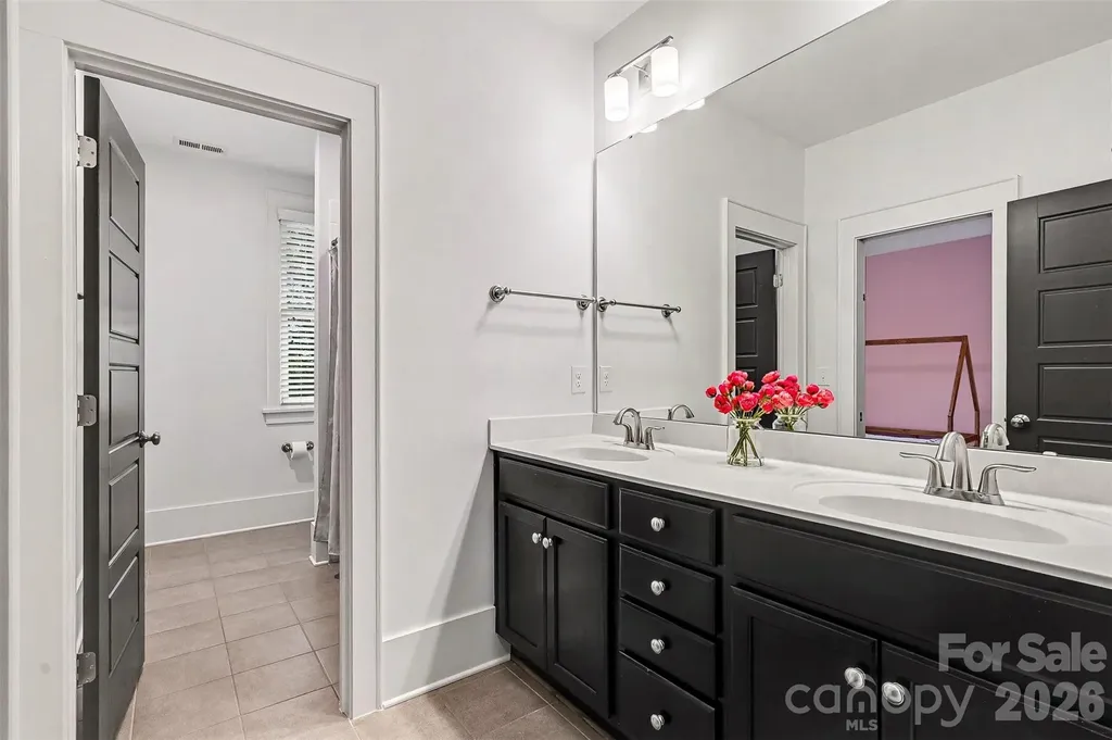 1615 Main Street Charlotte NC 28204