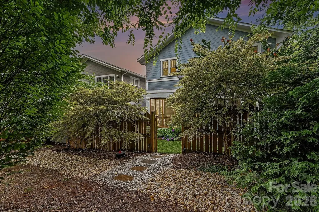 1615 Main Street Charlotte NC 28204