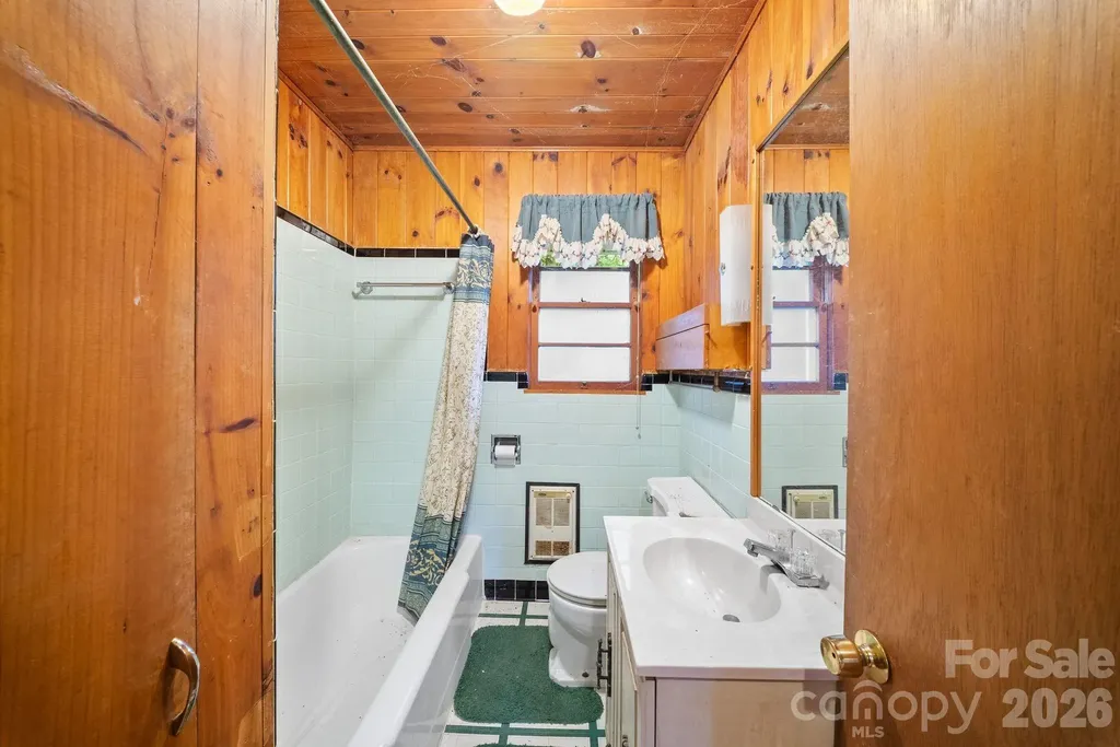 65 Gurney Franklin Road Newland NC 28657