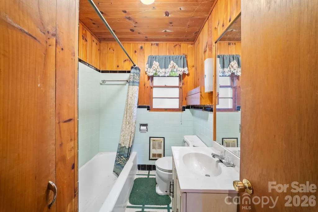 65 Gurney Franklin Road Newland NC 28657