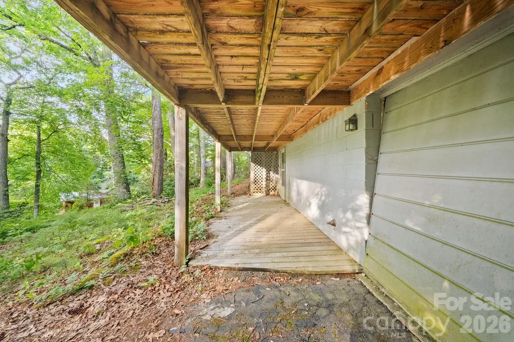 65 Gurney Franklin Road Newland NC 28657