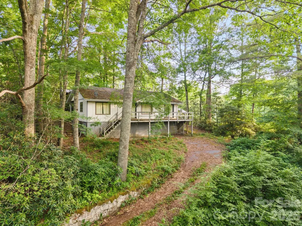 65 Gurney Franklin Road Newland NC 28657