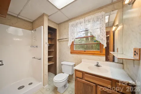65 Gurney Franklin Road Newland NC 28657